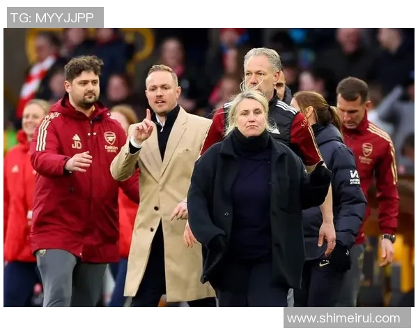 足球明星的成长之路：揭秘他们背后那些教练的影响与指导